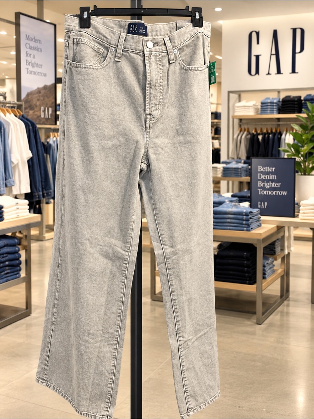 GAP Women’s Light Gray Relaxed Straight Jeans